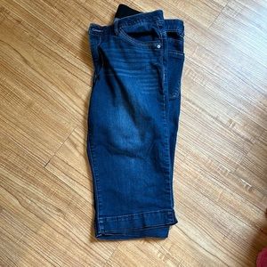 Democracy Ab solution capri jeans size 12 petite
